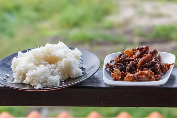 Nötkött stek vitt ris läcker närbild måltid — Stockfoto