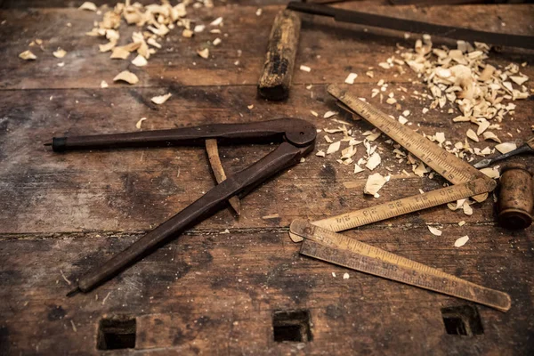 Staré Nástroje Pro Tradiční Dřevěné Umělecké Dílo — Stock fotografie