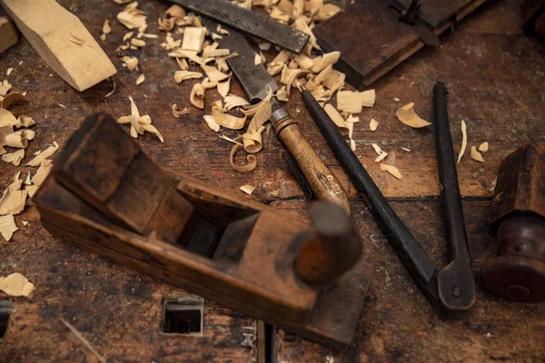 Alte Werkzeuge Für Traditionelle Holzkunstwerke — Stockfoto