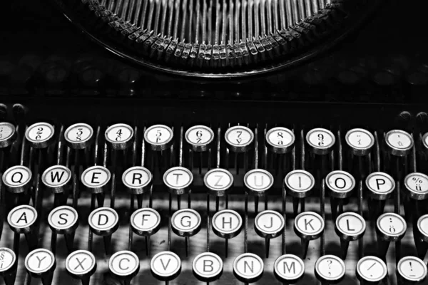 Niza vieja máquina de escribir checa vintage — Foto de Stock