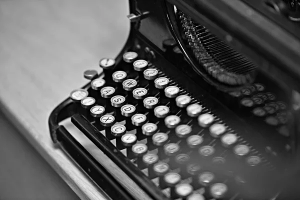 Belle vieille machine à écrire tchèque vintage — Photo