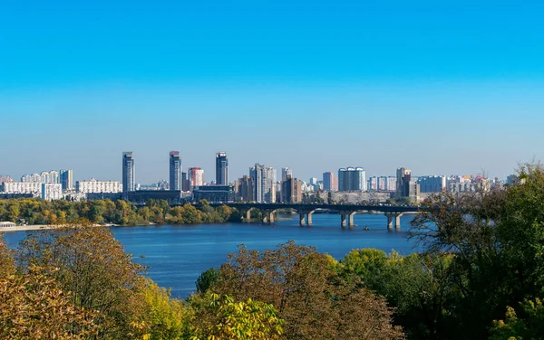 Kiev Ucrania Octubre 2018 Capital Europa Con Vista Río Puente — Foto de Stock