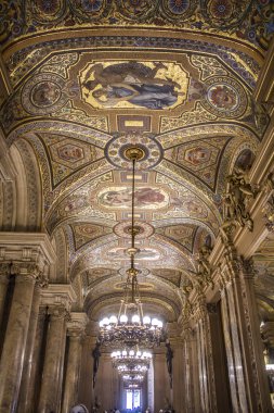 Palais Garnier Operasının güzel tavanı
