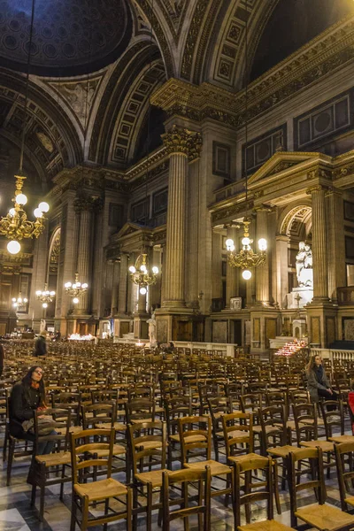 Paris 'teki Madeleine Kilisesi (Fransa)