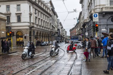 Milano, İtalya 'da Moped
