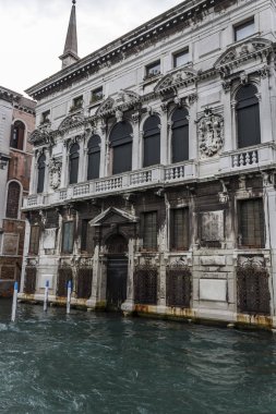 Venedik 'teki eski gri bina