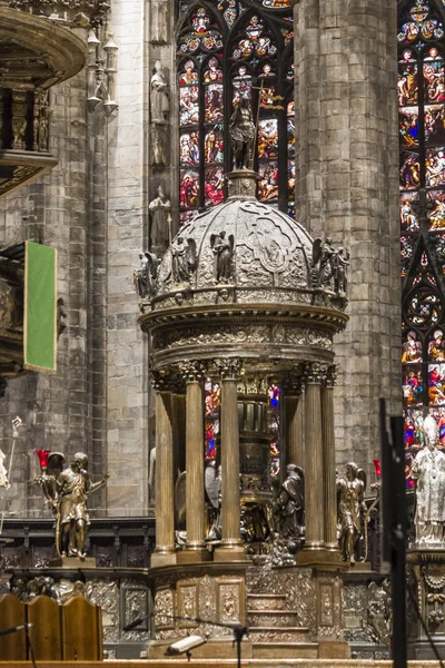 Milan Katedrali 'nin İçi