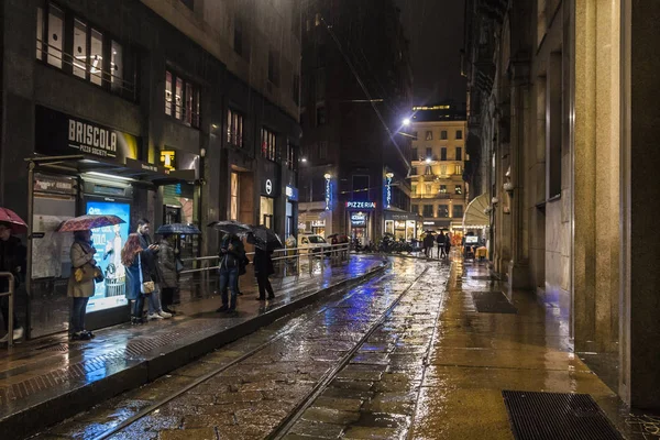 Rua Chuvosa Milão — Fotografia de Stock