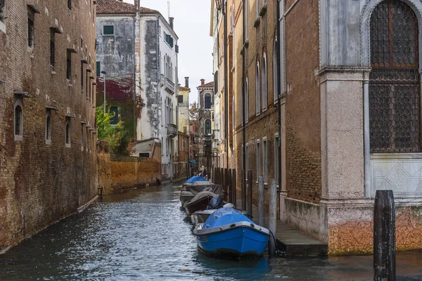 Several Blue Boats Venice — Stock Photo, Image