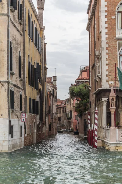 Street Boats Venice Italy Vertical View — Stock Photo, Image