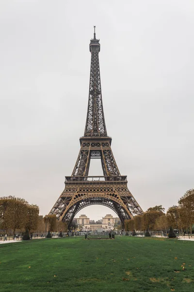 Μια Φθινοπωρινή Μέρα Στο Παρίσι Πύργος Του Άιφελ — Φωτογραφία Αρχείου