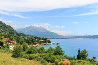 Karadağ 'daki Adriyatik kıyı şeridi, seyahat geçmişi ve doğa manzarası.