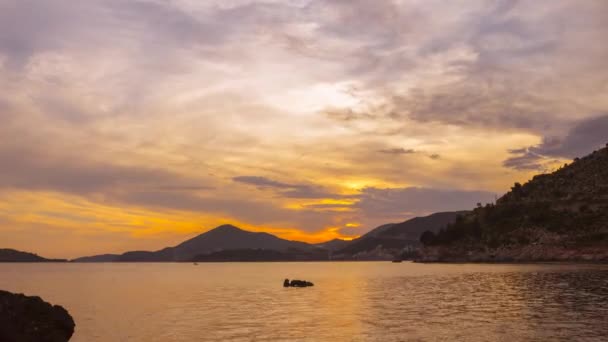 Time Lapse Πολύχρωμο Ηλιοβασίλεμα Στην Ακτογραμμή Της Αδριατικής Κοντά Στην — Αρχείο Βίντεο