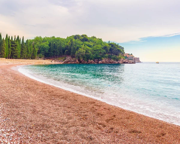 Playa Guijarros Mar Adriático Cerca Isla Sveti Stefan Montenegro Hermoso —  Fotos de Stock