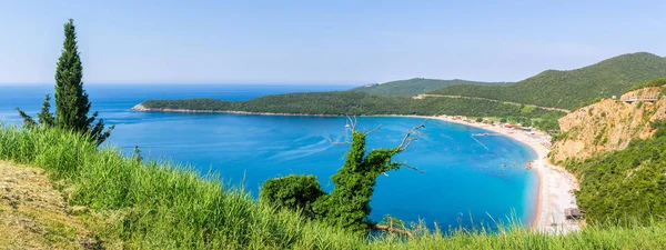アドリア海の海岸線やモンテネグロのジャズビーチからの眺め 自然景観 夏の楽園への休暇 パノラマビュー — ストック写真