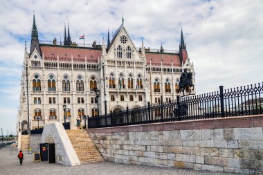 Budapeşte, Macaristan - 23 Mayıs 2018: Macaristan parlamento binasına bakış.