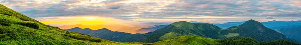 Bunte Landschaft Bei Sonnenuntergang Den Bergen Malerisches Wildes Naturpanorama Karpaten — Stockfoto