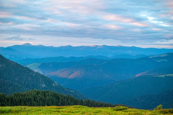 Paesaggio Colorato Tramonto Montagna Natura Selvaggia Panoramica Carpazi — Foto Stock