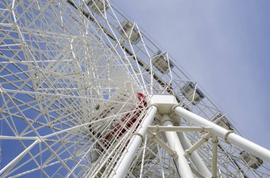 Openwork metal konstrüksiyon yakın çekim, alt görünüm