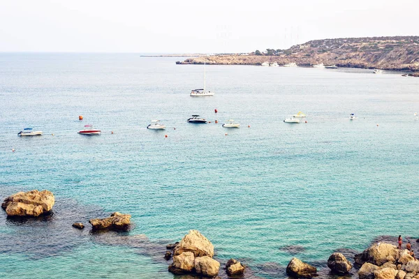 Dagsljus Utsikten Från Toppen Till Konnos Beach Med Simning Avkopplande — Stockfoto