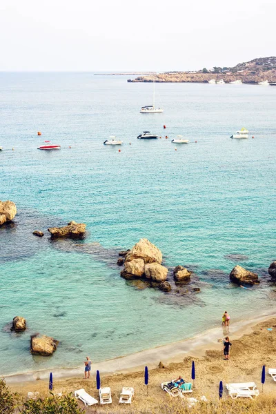 Dagsljus Utsikten Från Toppen Till Konnos Beach Med Simning Avkopplande — Stockfoto