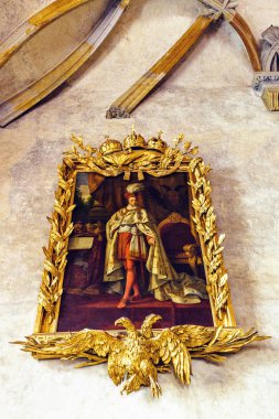 Altın yaprağı ve kuşlar içinde Vladislav Hall ile süslü bir ünlü Kral, Prague, Çek Cumhuriyeti - 23 Mart 2018: eski vintage portresi