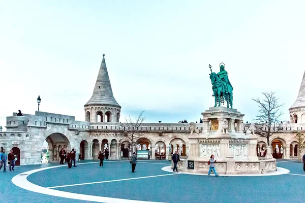 부다페스트 헝가리 2018 스티븐의 동상은 Buda 성곽에 헝가리의 일몰에 명소를 — 스톡 사진