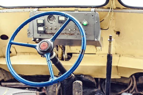 Antiguo Asiento Del Conductor Del Trolebús Primer Plano Gran Volante — Foto de Stock