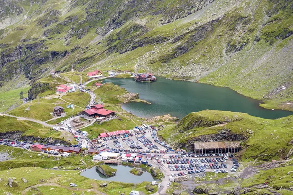 Lago Balea Desde Vista Superior Atascos Tráfico Autos Estacionados Ovejas — Foto de Stock