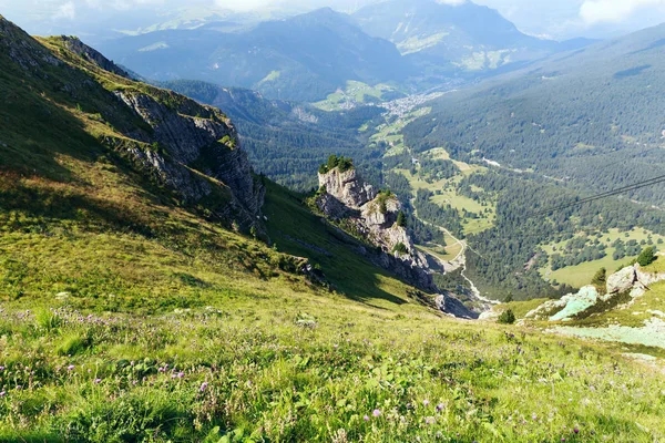 Zauberhafte Dolomitenberge Mit Grünen Hügeln Und Wäldern — Stockfoto