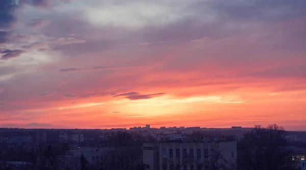 Wunderschöner Sonnenuntergang Vor Dem Hintergrund Der Stadt Chisinau Moldawien — Stockfoto