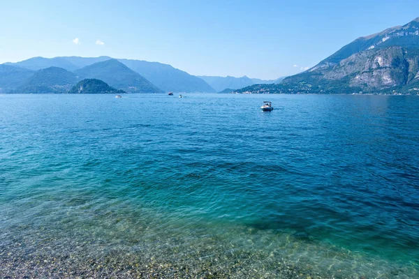 Barche Crociera Sulle Acque Azzurre Del Lago Como Vista Dalla — Foto Stock