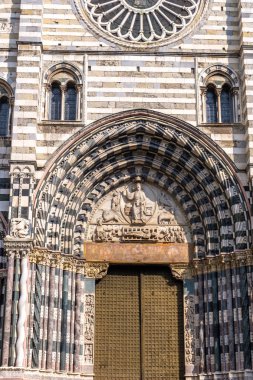 Yaz Cenova Katedrali'nde. Alttan görüntüleyin. Cenova, İtalya