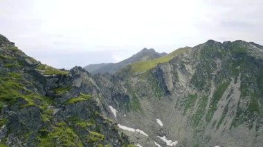 Fagaras yaz saati gün ışığından yararlanma, dağlarda. Romanya güzellikleri