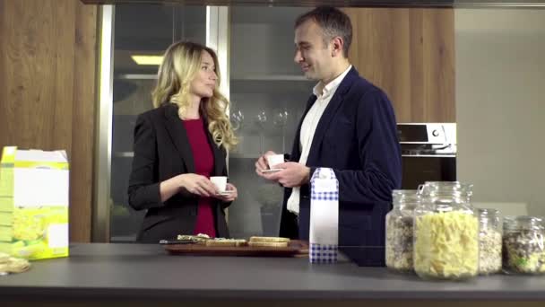 Young Caucasian White Couple Eating Breakfast Morning Kitchen Milk Cereals — Stock Video