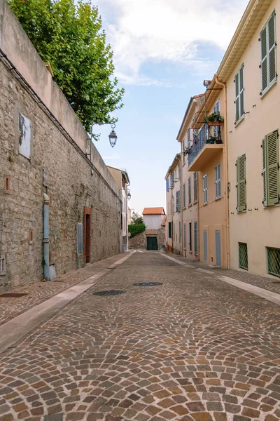 Amplia Vista Una Bonita Calle Una Densa Región Poblada Cannes — Foto de Stock