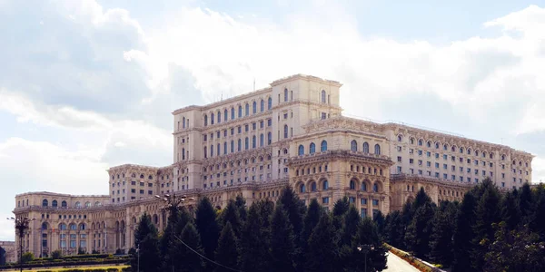 Gevel Van Parliament House Boekarest Roemenië — Stockfoto