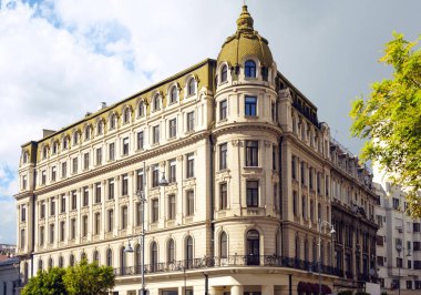 Güneşli bir günde, Bükreş, Romanya bir klasik mimarisi ile otel