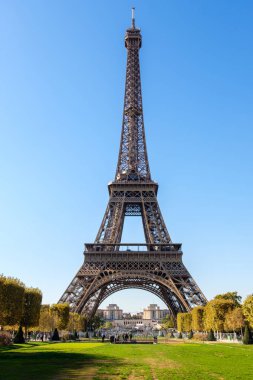 Ön Eyfel Kulesi. Büyük Paris merkezi bina tarihi. Turistik merkezi. Fransız cazibe