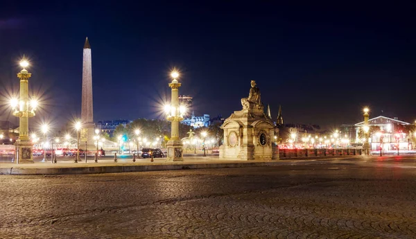 コンコルド広場 Place Concorde フランス パリの夜に提灯が灯る — ストック写真
