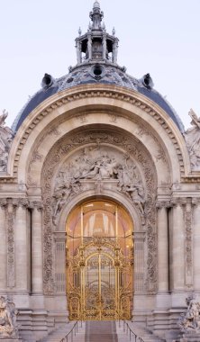 Grand Palais cephe gün batımında, Paris, Fransa