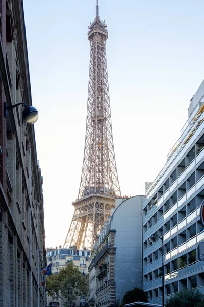 Detrás Los Edificios Torre Eiffel París Francia — Foto de Stock