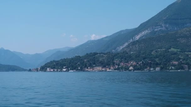 Montanhas Lago Como Perto Menaggio Bellagio Itália Barcos Água — Vídeo de Stock