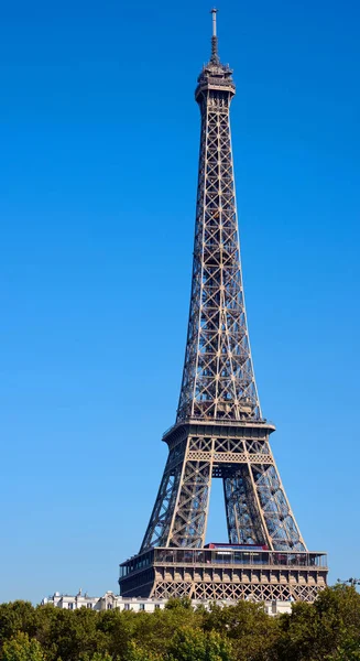 Eiffelturm Bei Tageslicht Aus Der Ferne Nahaufnahme Paris Frankreich — Stockfoto