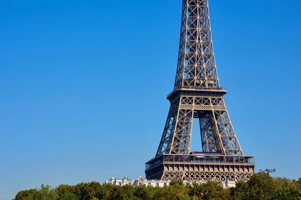 Eiffelturm Bei Tageslicht Aus Der Ferne Nahaufnahme Paris Frankreich — Stockfoto