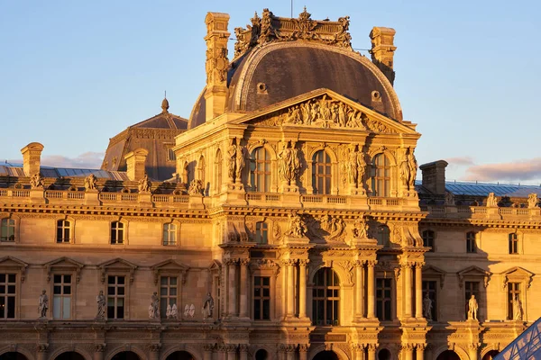 Μουσείο Του Λούβρου Πρόσοψη Στο Ηλιοβασίλεμα Παρίσι Γαλλία — Φωτογραφία Αρχείου