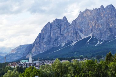 Gün ışığı, Cortina d'Ampezzo dağlar. İtalya güzellikleri