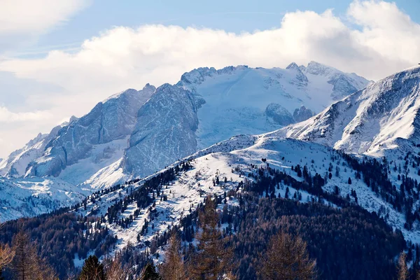 Гора Мармолада Снігу Італії — стокове фото