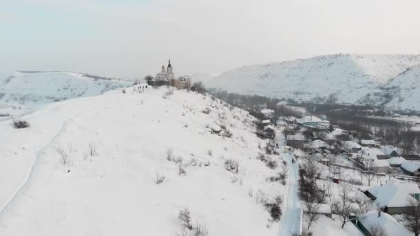 Vista Aérea Del Dron Iglesia Orheiul Vechi Con Nieve Pueblo — Vídeos de Stock