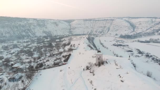 Veduta Aerea Drone Della Chiesa Orheiul Vechi Con Neve Villaggio — Video Stock